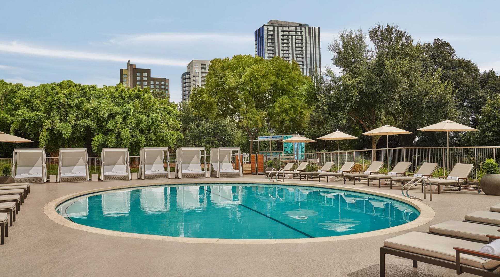Four Seasons Hotel Austin pool